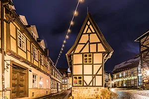 Quedlinburg: Historische Altstadt bei Nacht im Winter