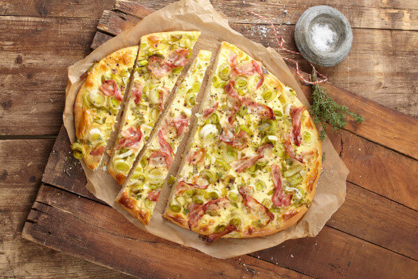 Flat cake with leek and bacon