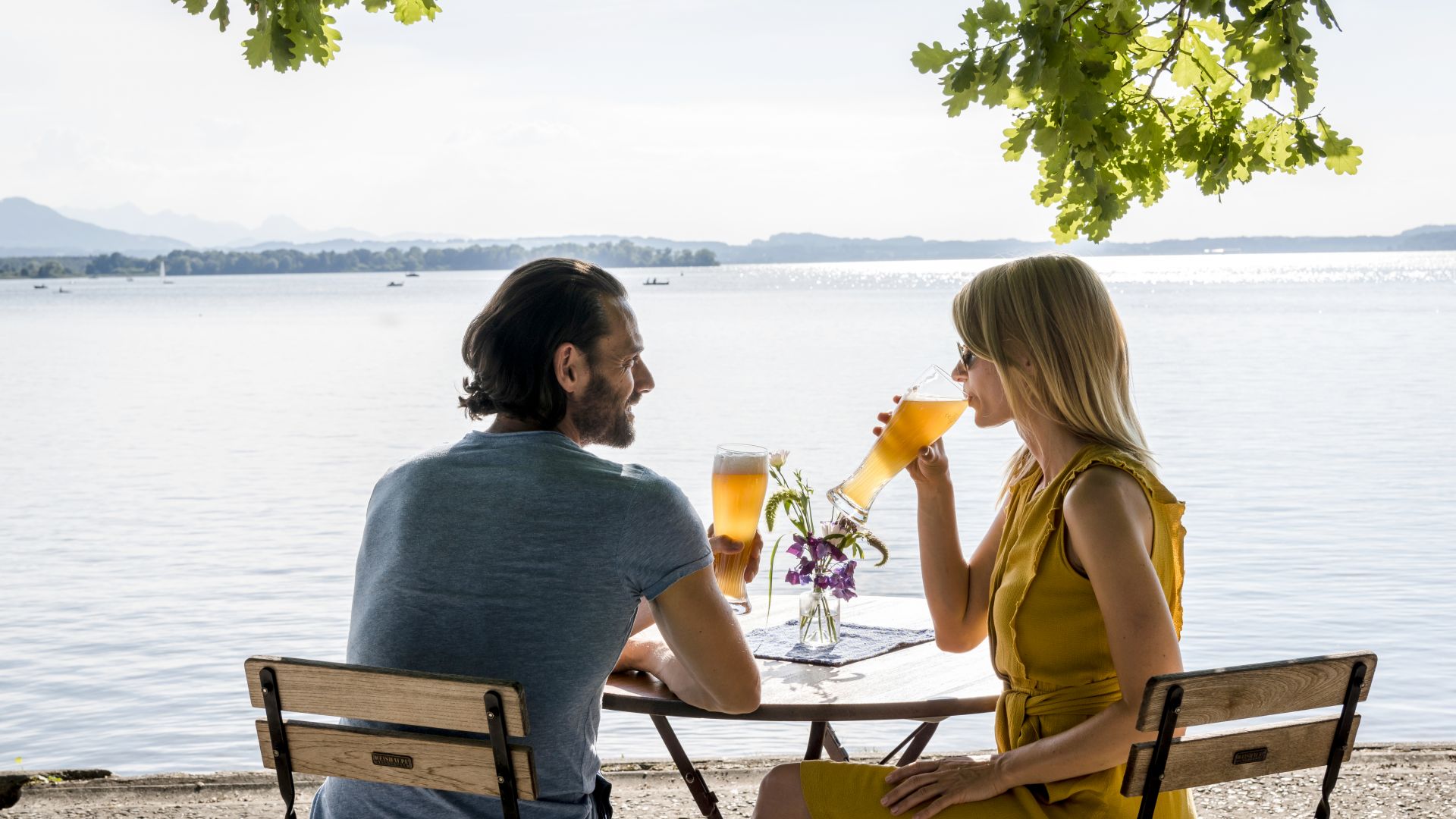 Chiemsee: couple boit bière, cocktails