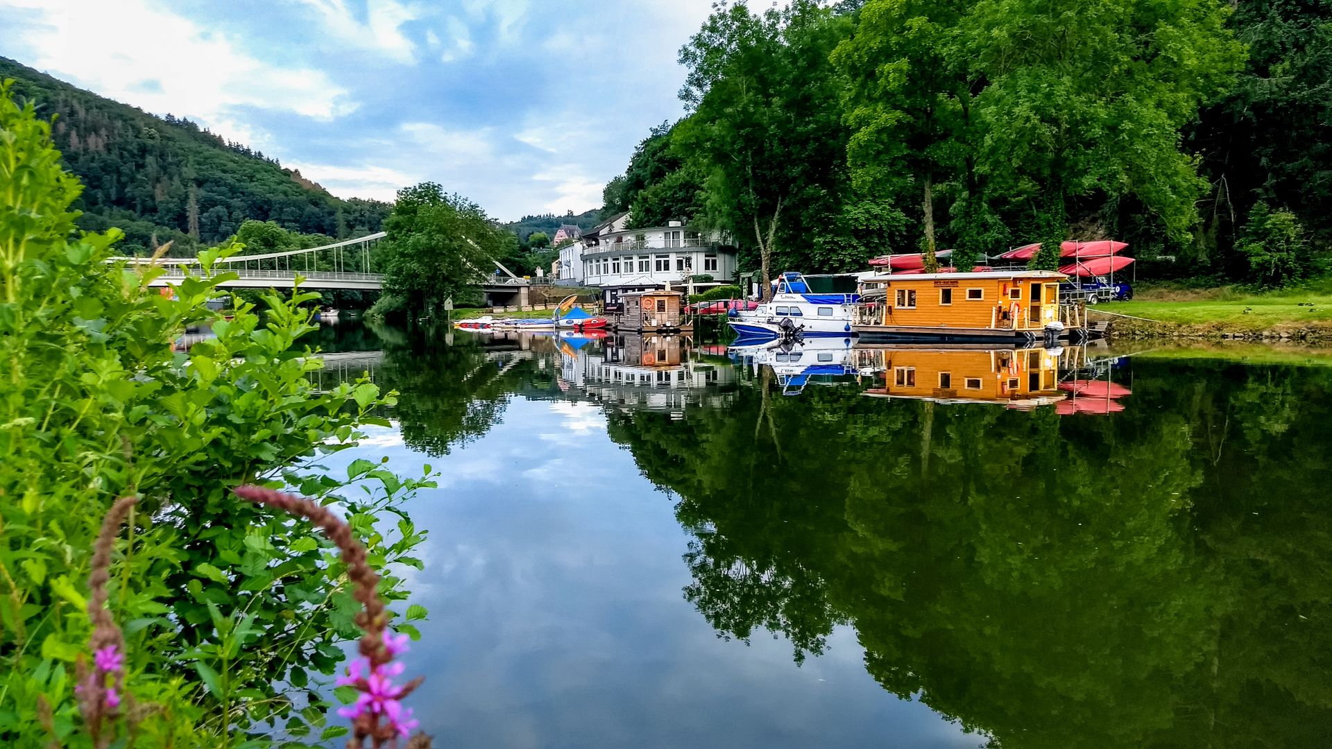 Houseboat Holidays - Unwinding on the water - Germany Travel