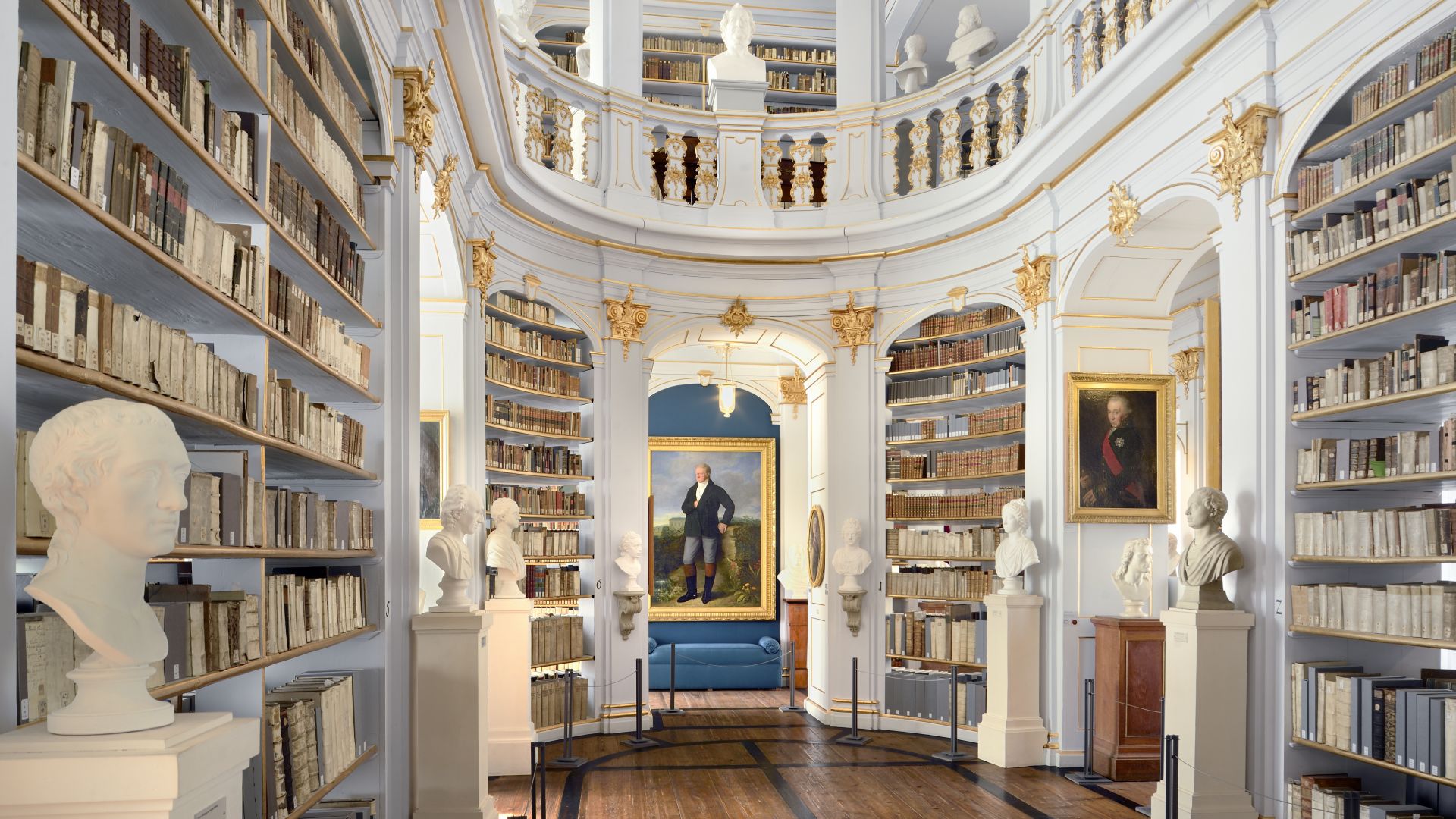 Weimar: Rokokosaal in der Anna-Amalia-Bibliothek, UNESCO Weltkulturerbe