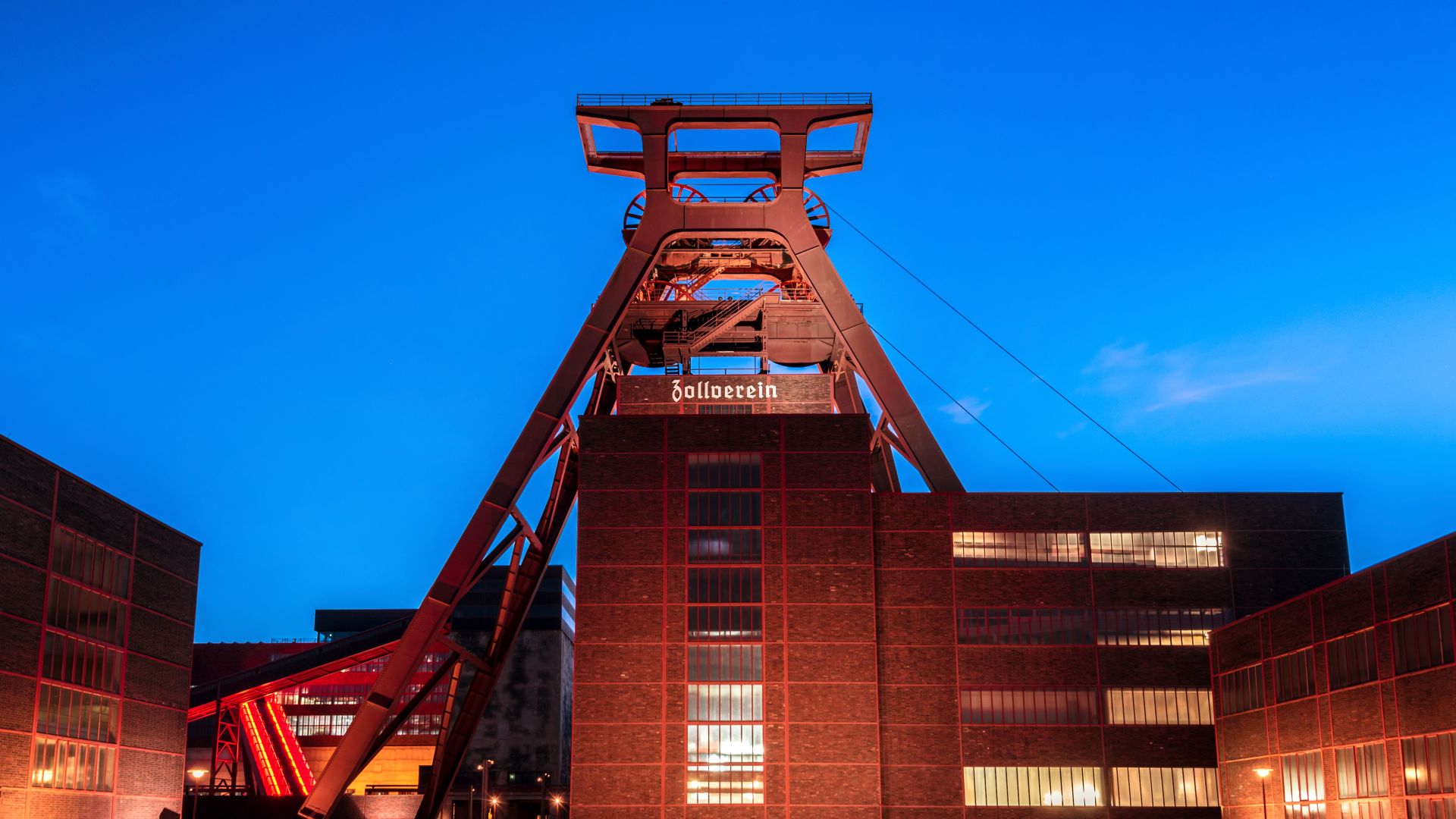Essen: Zeche Zollverein, UNESCO Weltkulturerbe, Doppelbock Förderturm, Route der Industriekultur