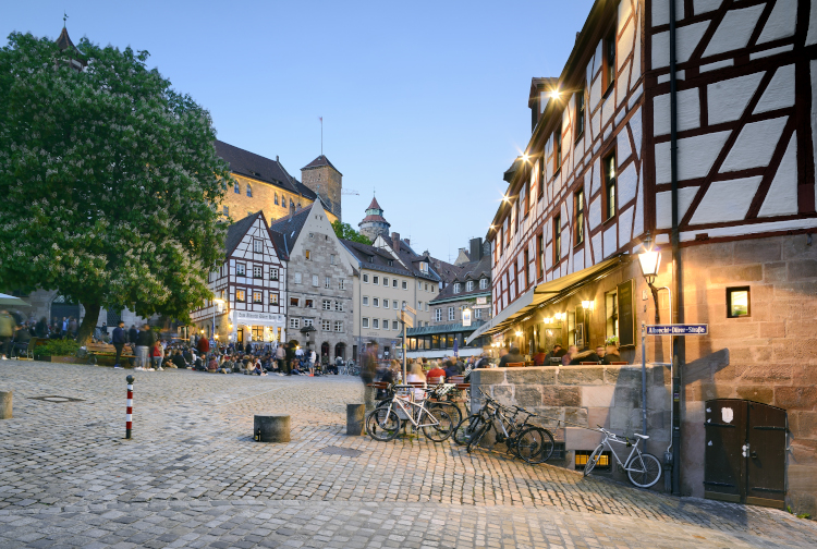 Nürnberg: Der Tiergärtnertorplatz