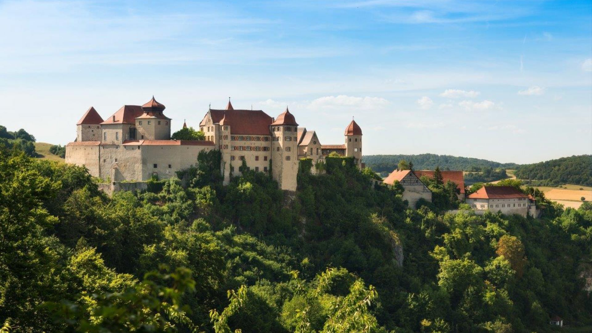 Harburg: Schloss Harburg entlang der Romantischen Straße