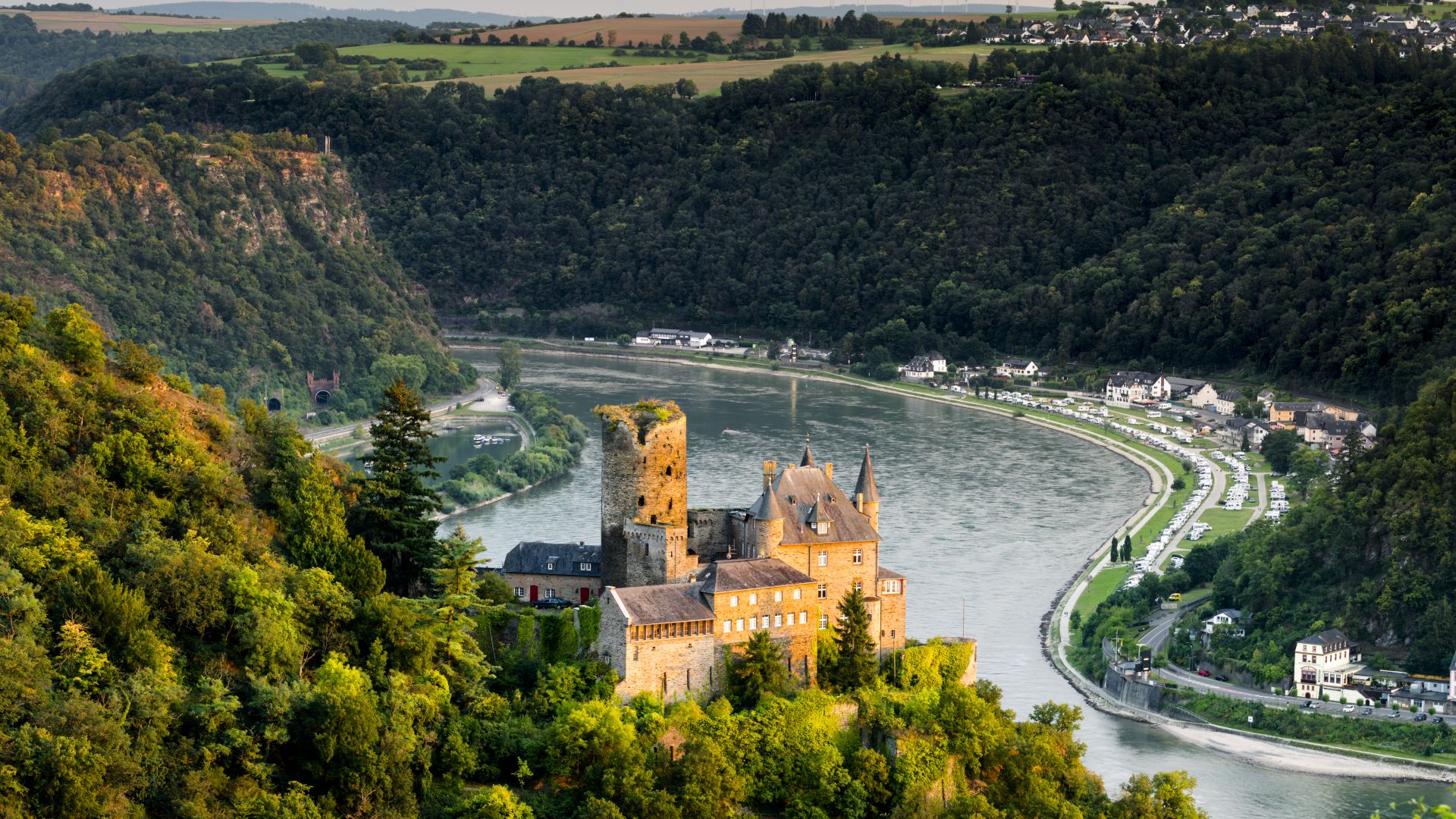 Sankt Goarshausen: Katz Castle on the Rhine in the Upper Middle Rhine Valley