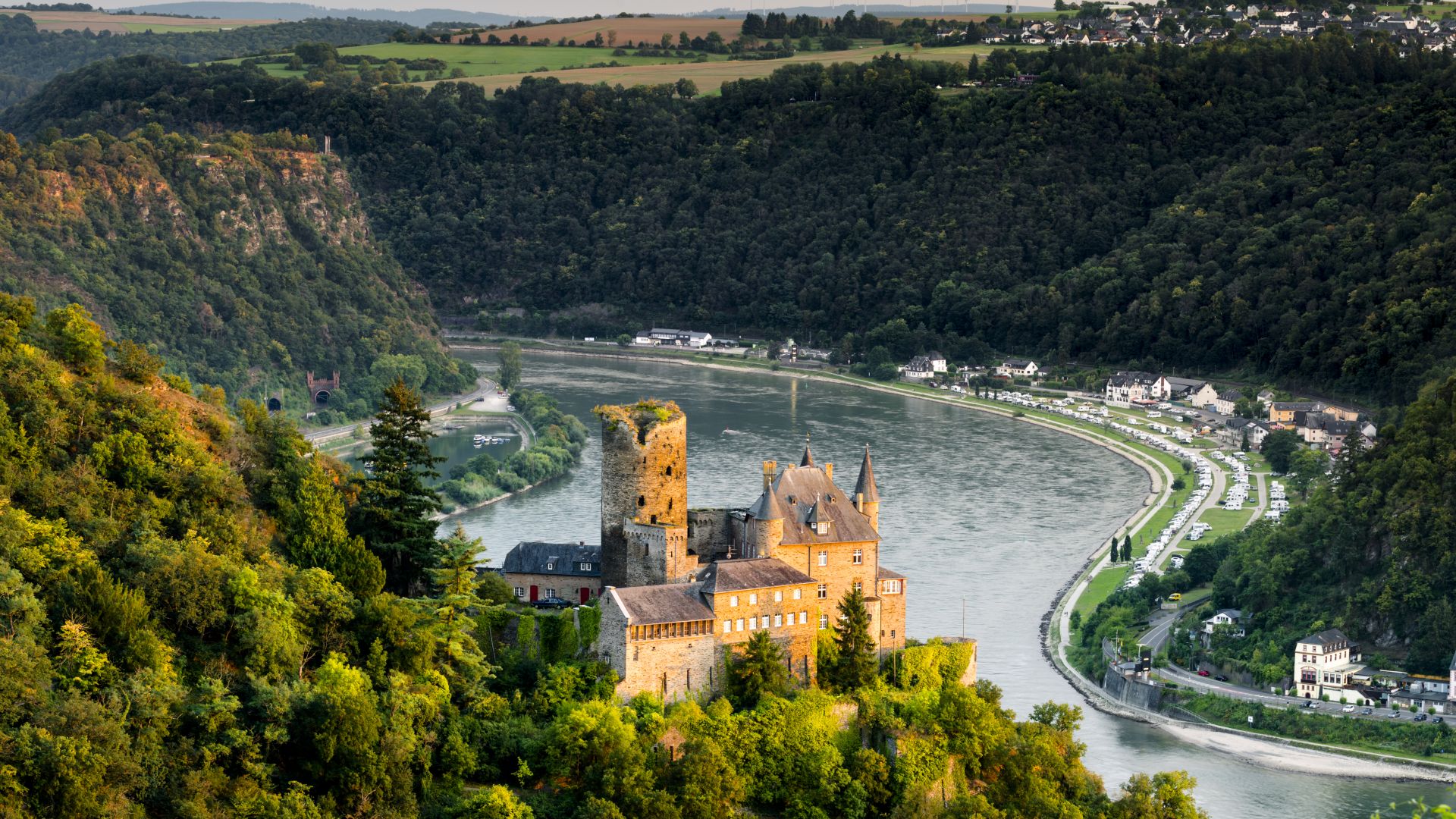 Sankt Goarshausen: Burg Katz am Rhein im oberen Mittelrheintal