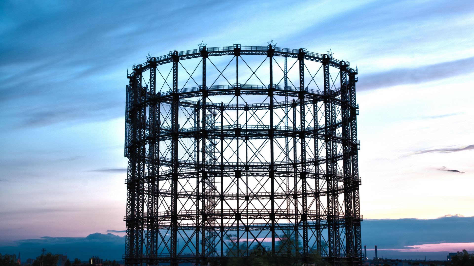 Berlin: Gasometer in Berlin Schöneberg in Abendsonne