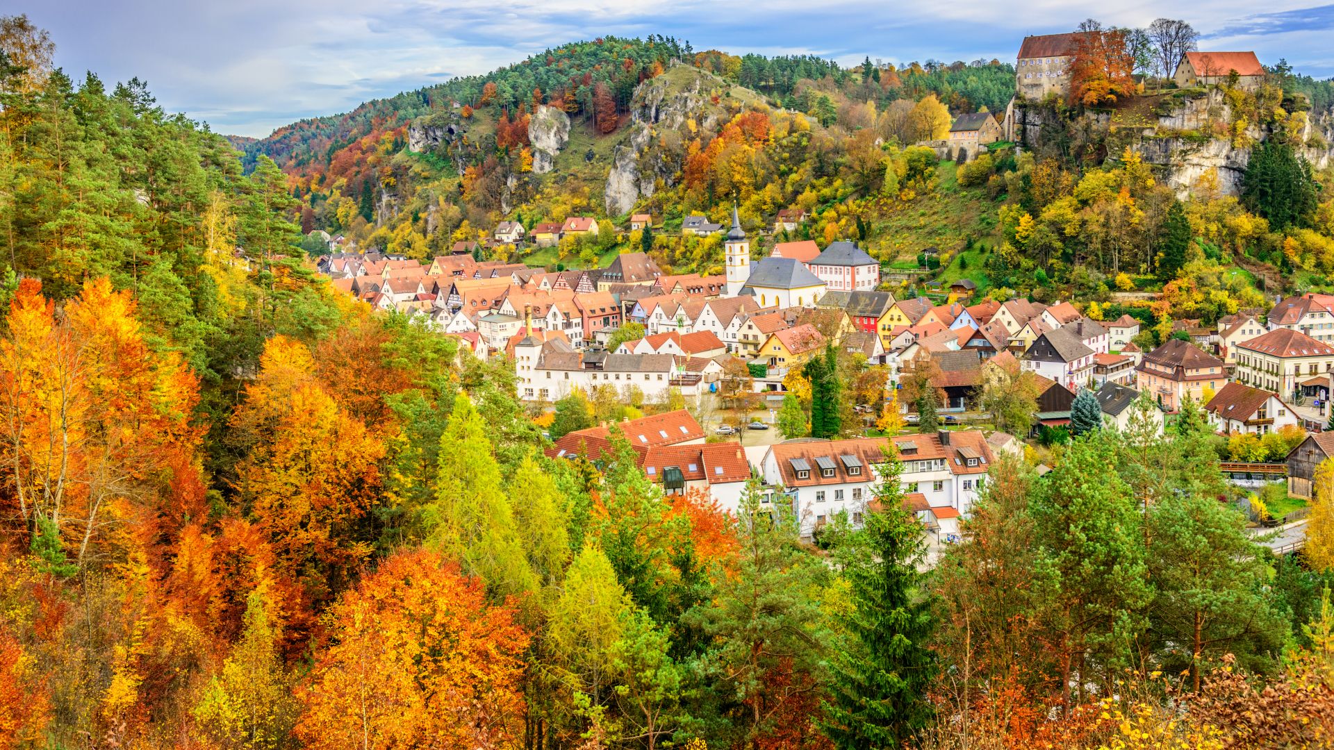 Pottenstein: paysage automnal dans la Suisse franconienne