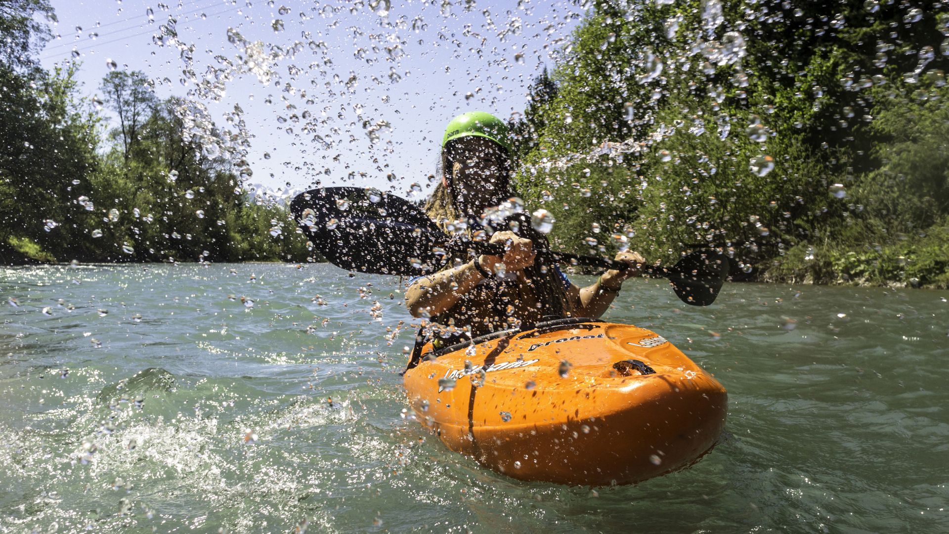 Oberstdorf: Kajakfahren auf einem Bergfluss im Oberallgäu