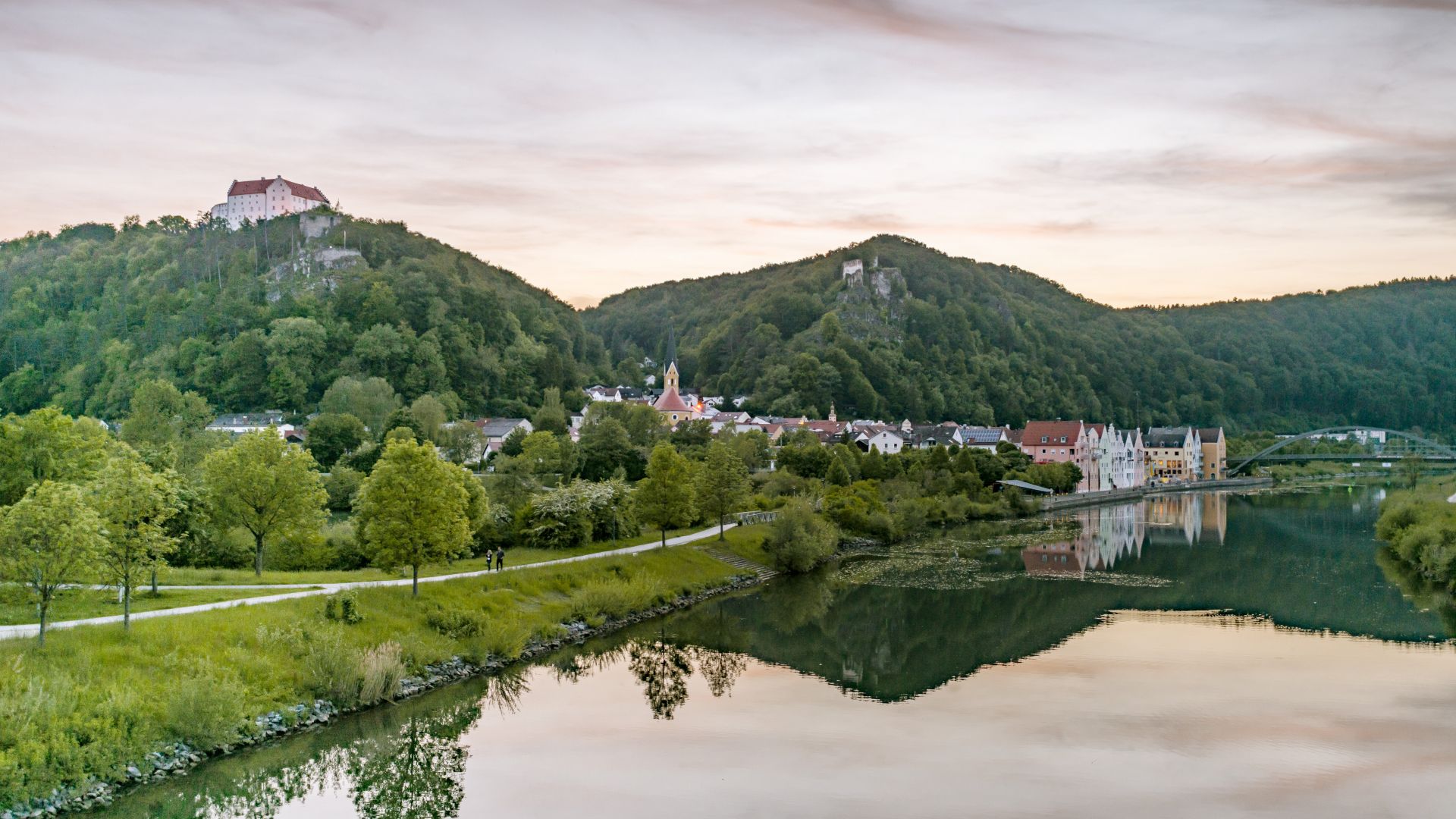 Riedenburg: The Rosenburg above the town, Altmühltal Nature Park