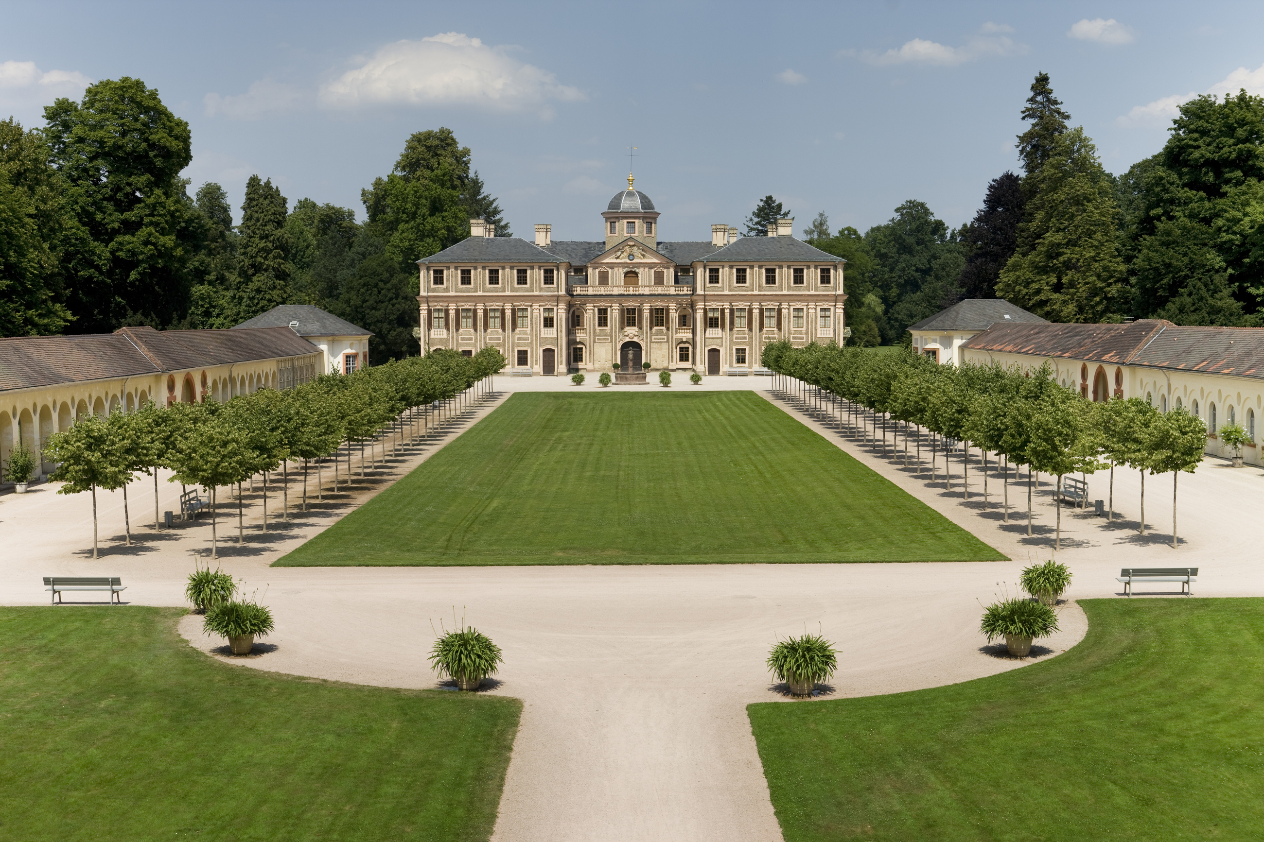 Raststatt: Schloss Favorite, beeindruckende Aussenanlage