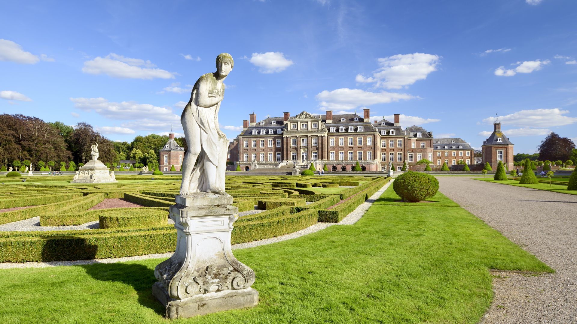 Münster : Sculpture devant le château de Nordkirchen