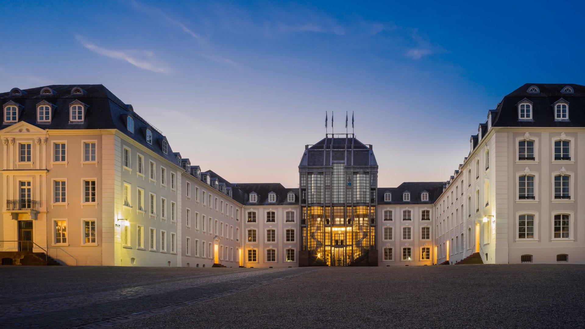 Sarrebruck: Le château de Sarrebruck au crépuscule