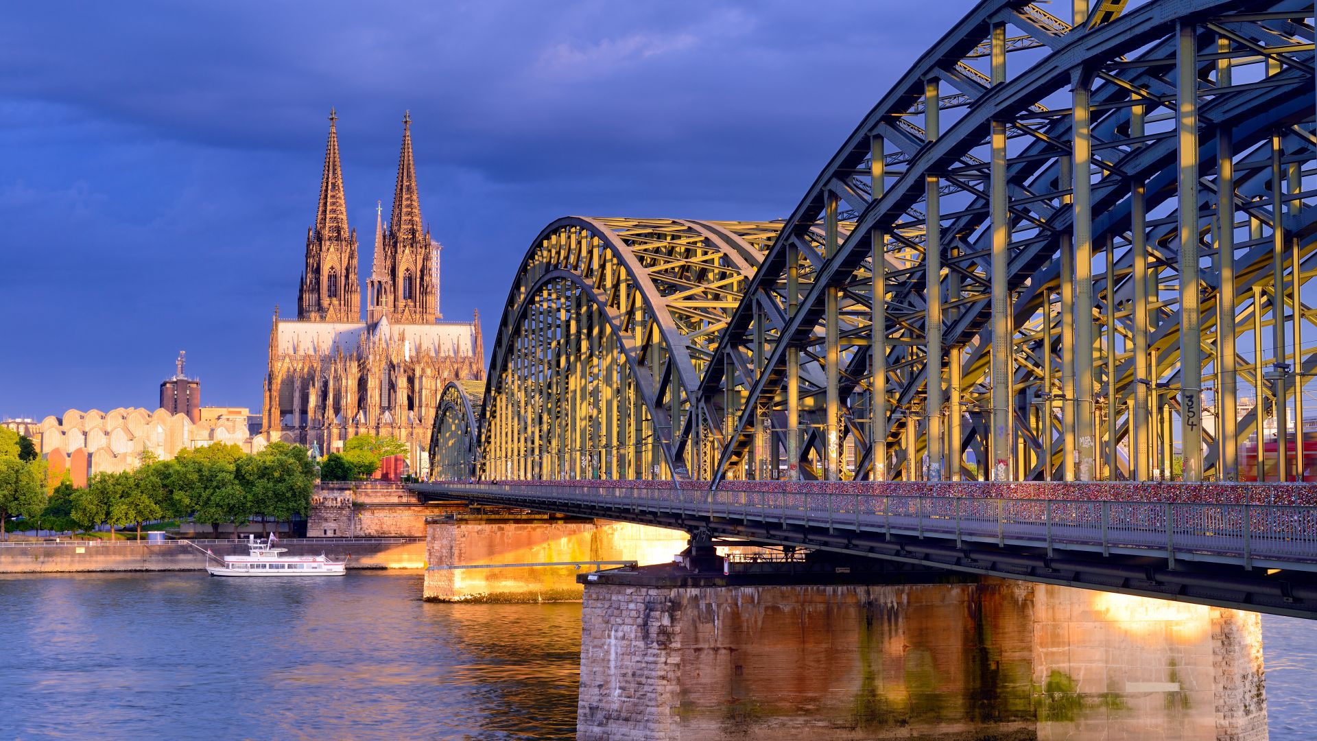 Cologne: view towards the city centre with cathedral and Hohenzollern Bridge