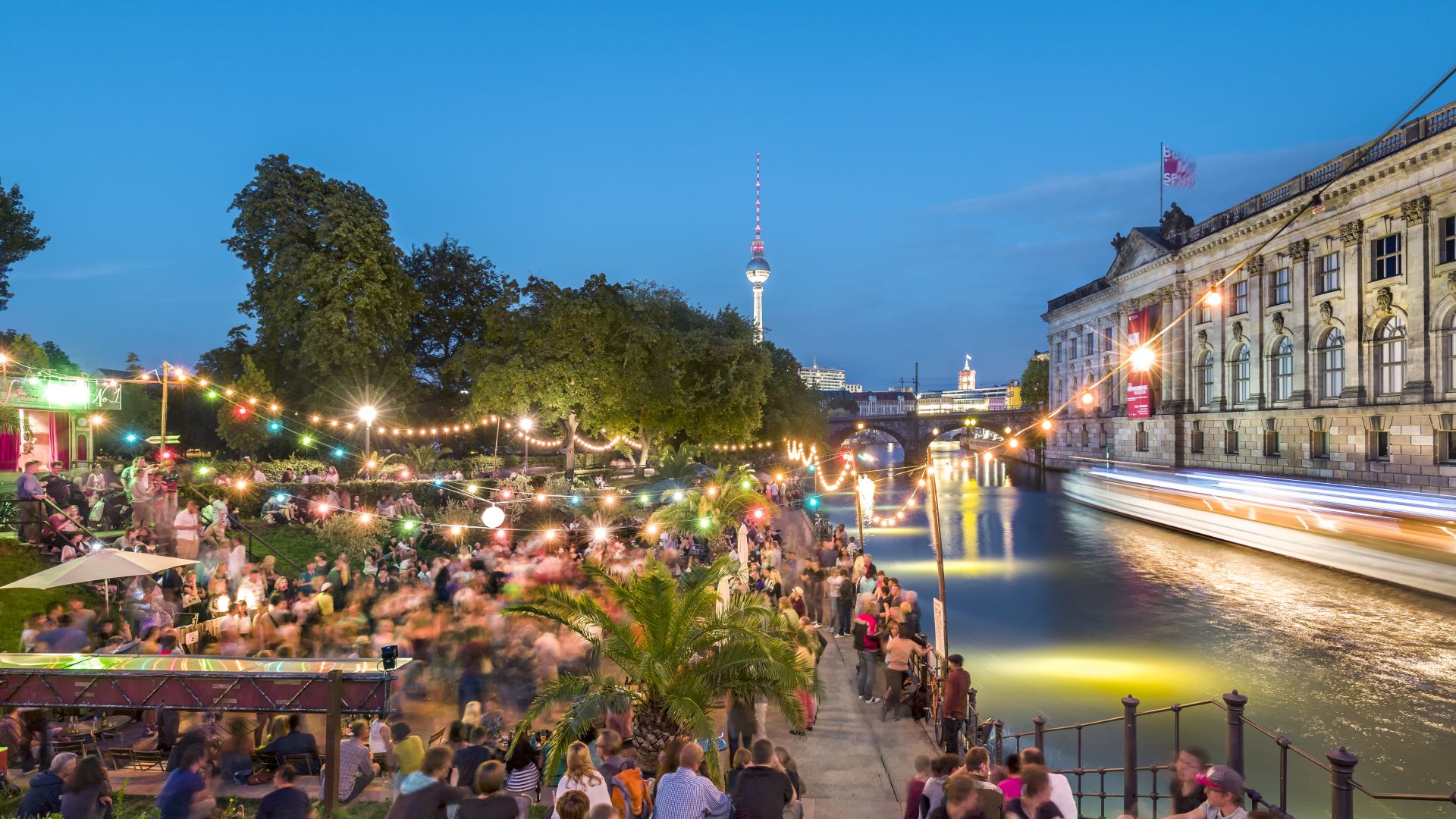 Berlin: Strandbar Mitte an der Spree