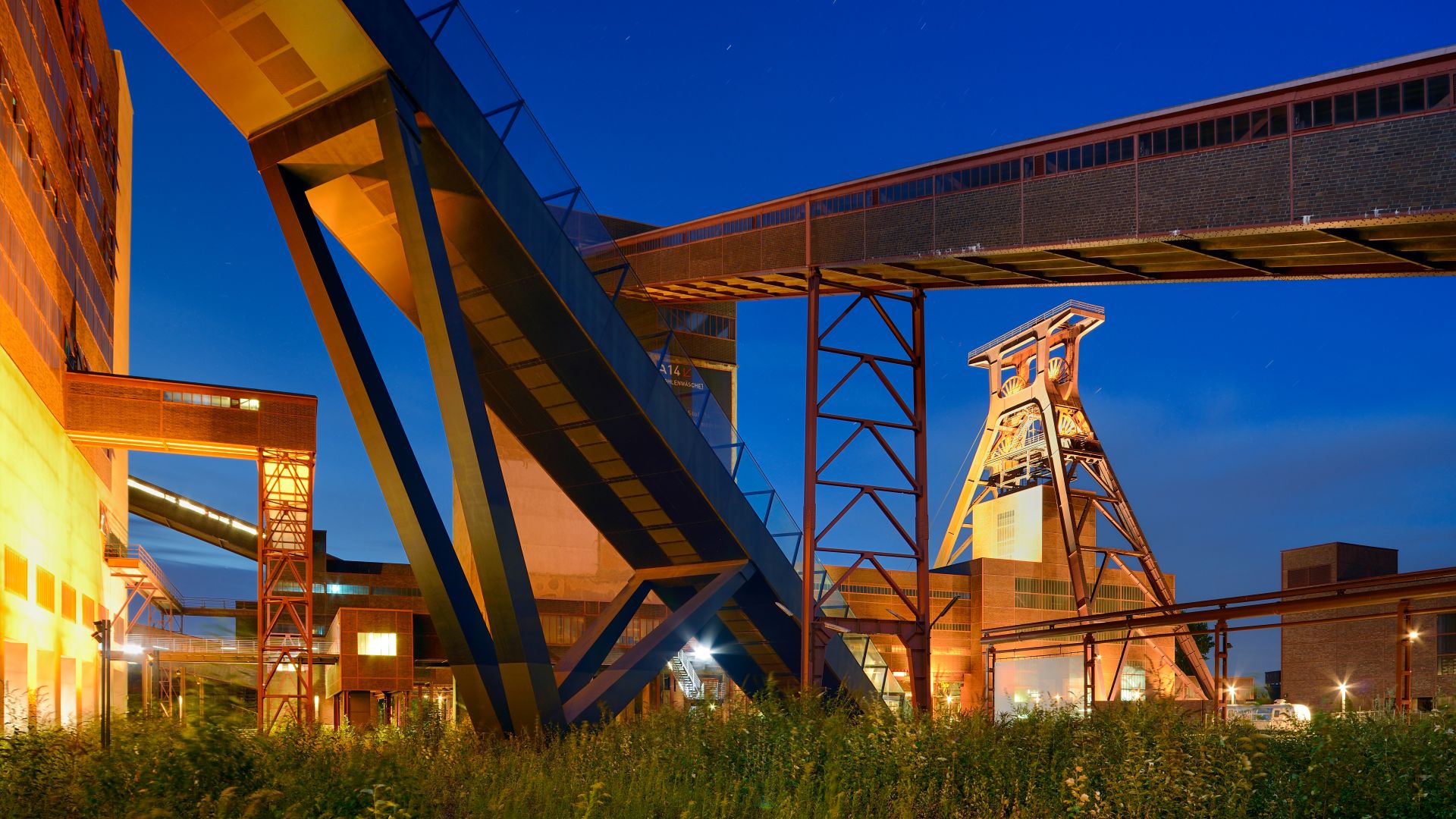 Essen: Zeche Zollverein, UNESCO-Weltkulturerbe, Doppelbock-Förderturm, Route der Industriekultur