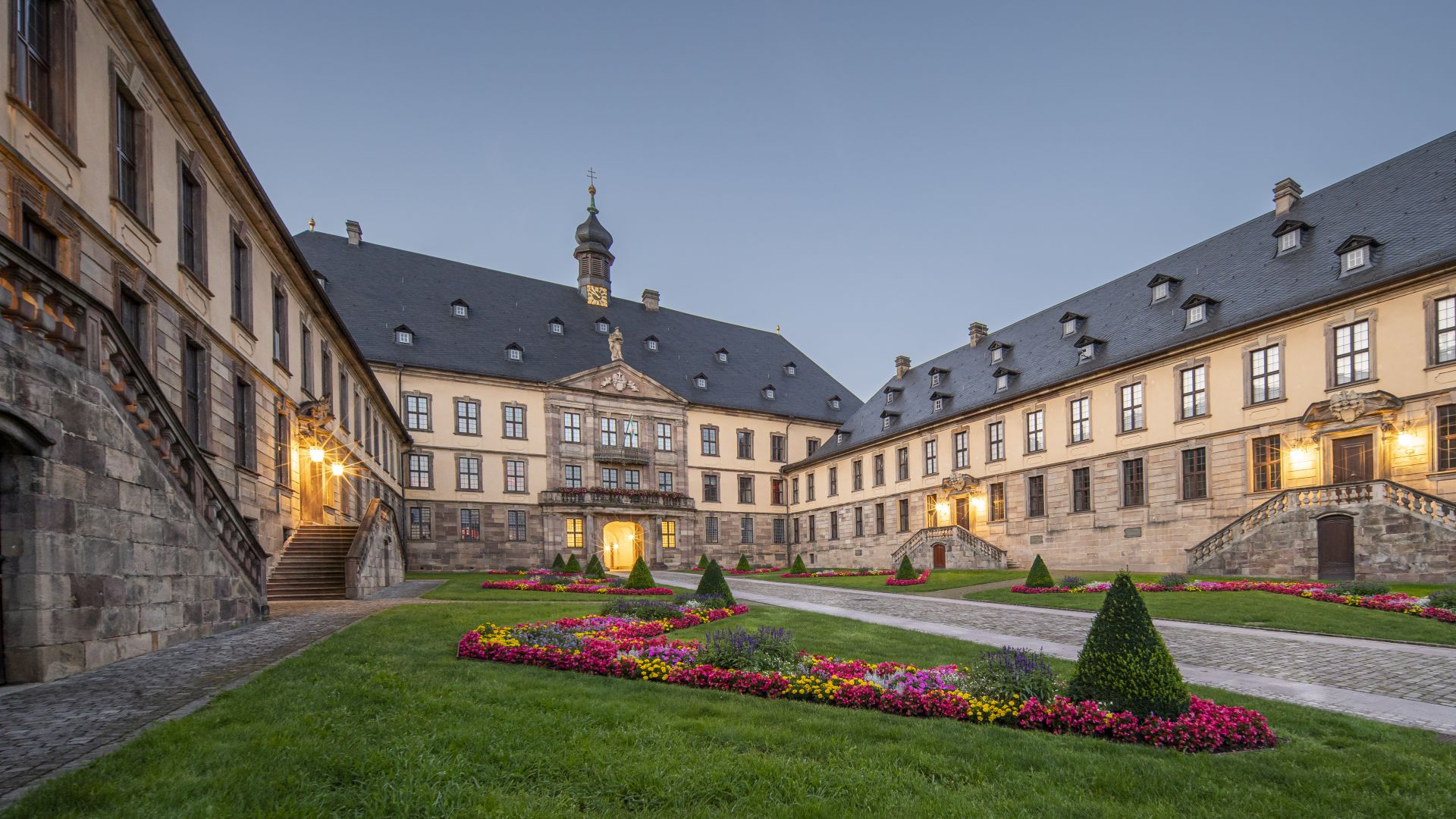 Fulda: Stadtschloss Fulda am Abend