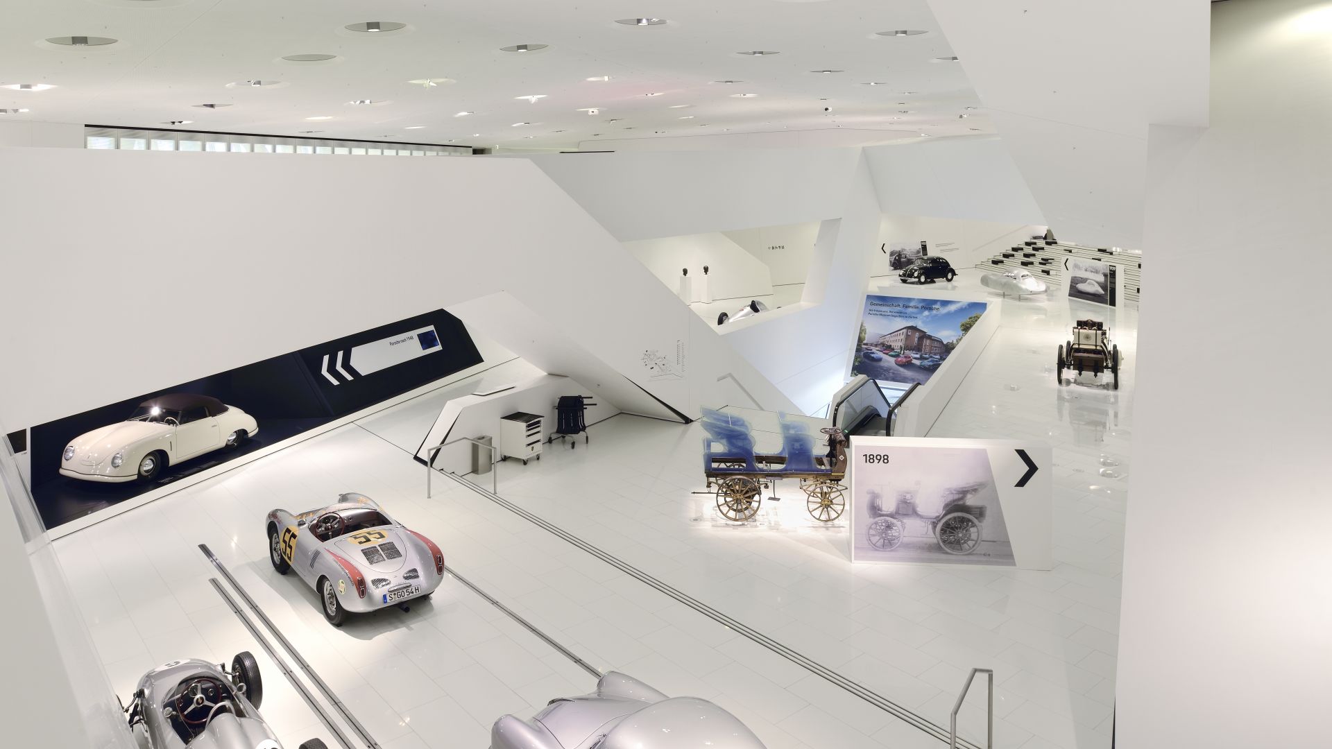 Stuttgart: Ausstellung im Porsche Museum